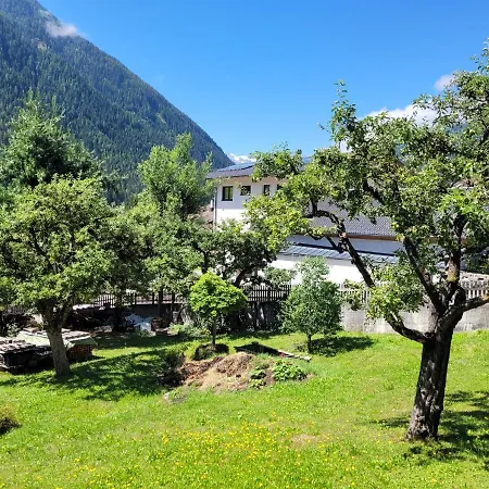 Artho Apartmán *
